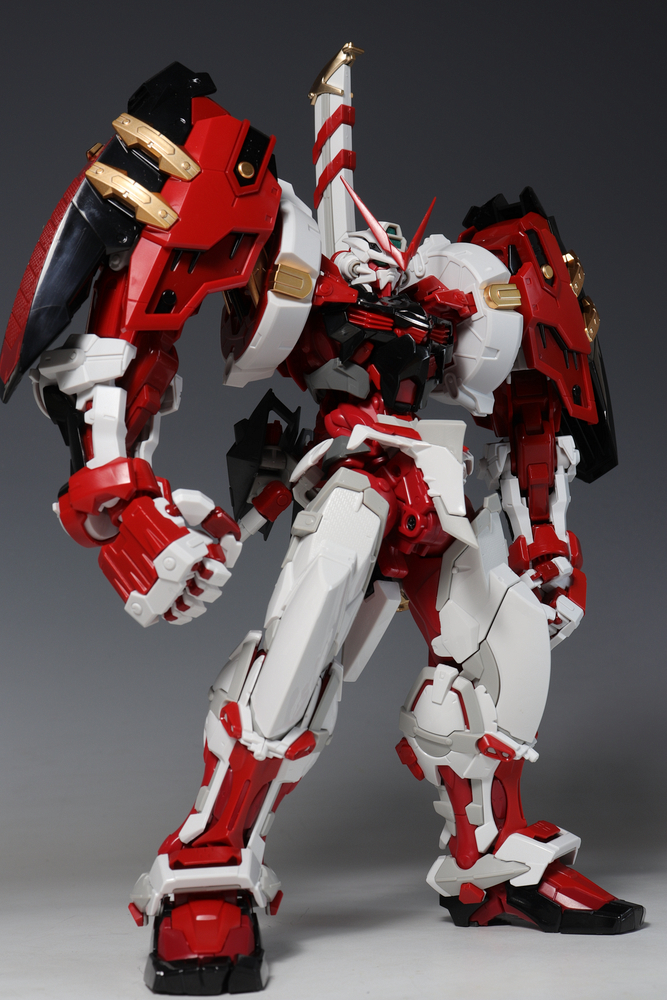 Hi-Resolution Model（ﾊｲﾚｿﾞﾘｭｰｼｮﾝﾓﾃﾞﾙ） ガンダムアストレイ レッド