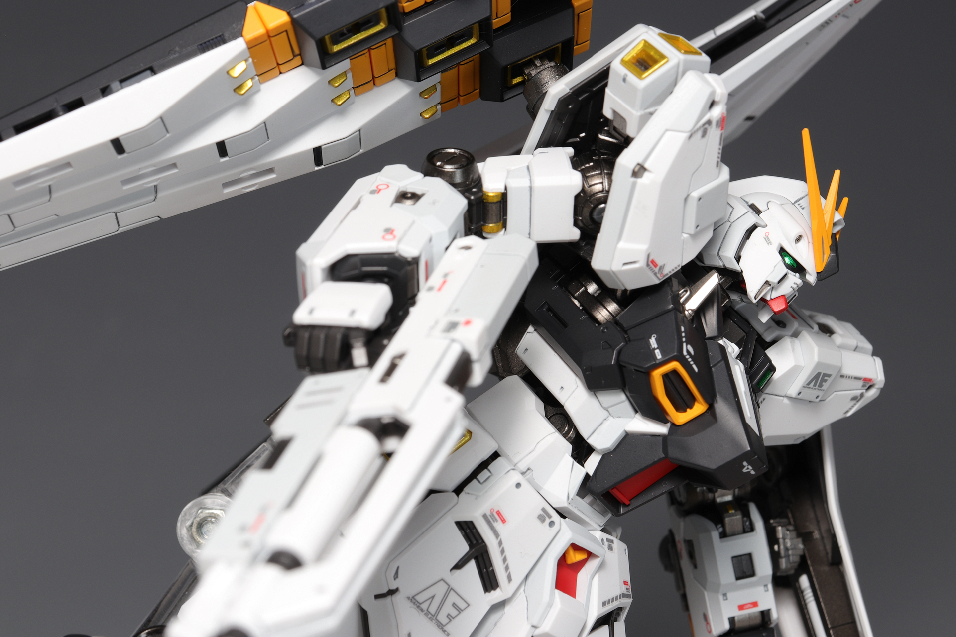 RG νガンダム （ダブル・フィン・ファンネル装備型） 塗装/完成