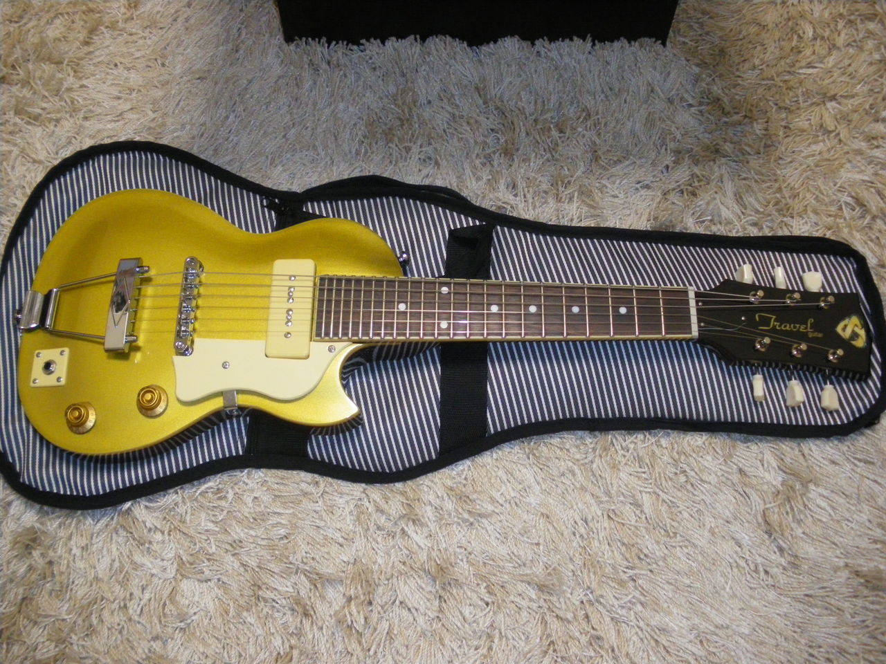 Leno Sound Travel Guitar MGL-MINI GO（Monogram ） : 四人冗語
