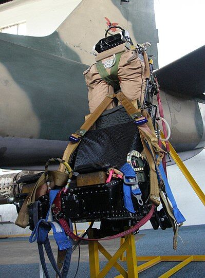 ジェット戦闘機 射出座席(緊急脱出装置) Martin-Baker ejection seats