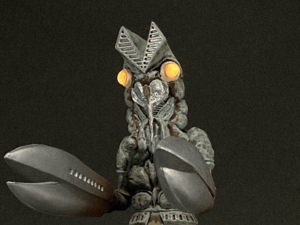 アルティメットルミナス バルタン星人 レビュー : おいれんすの作業机