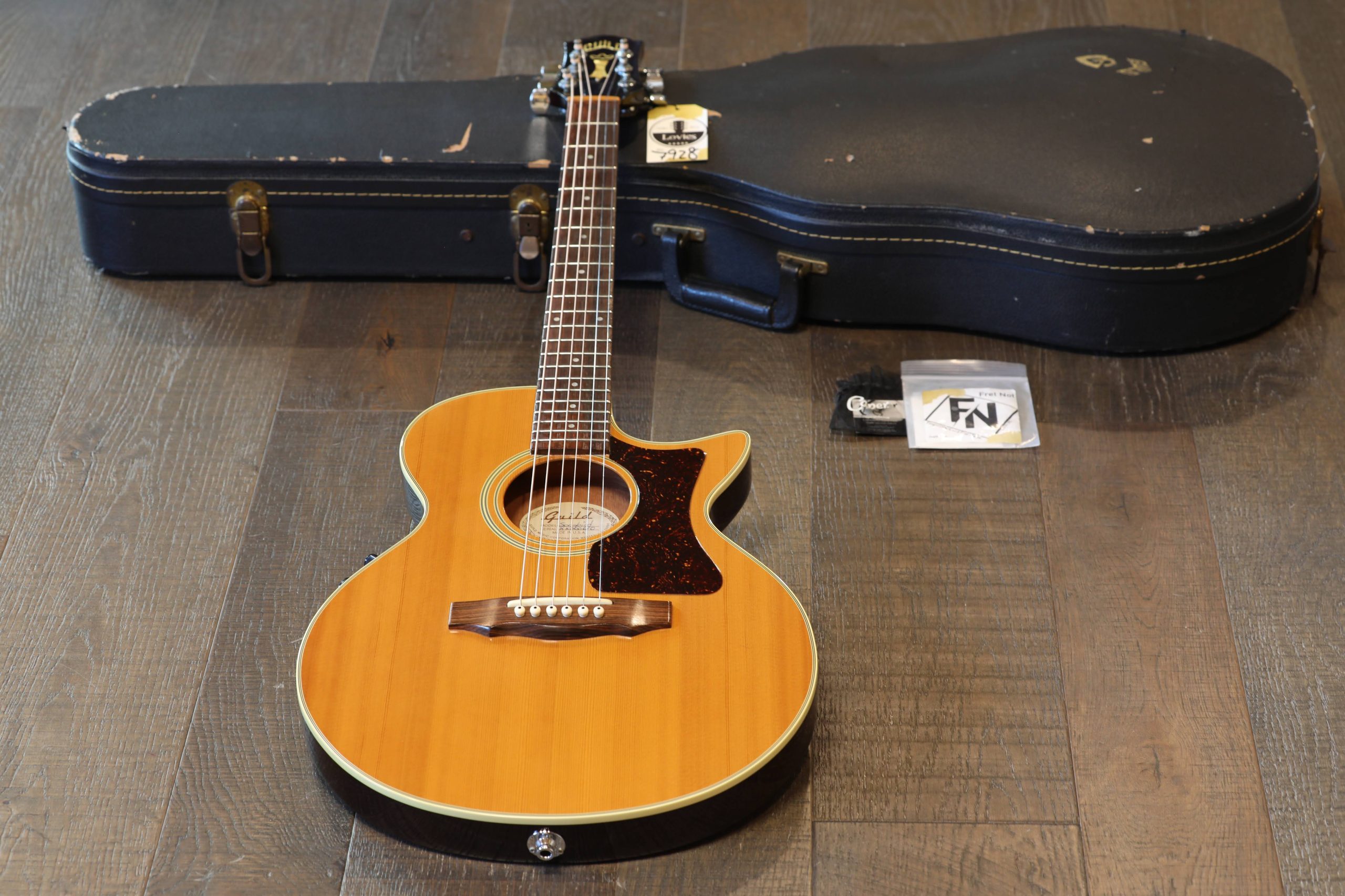1990 Guild Songbird Natural Acoustic/ Electric Guitar + OHSC