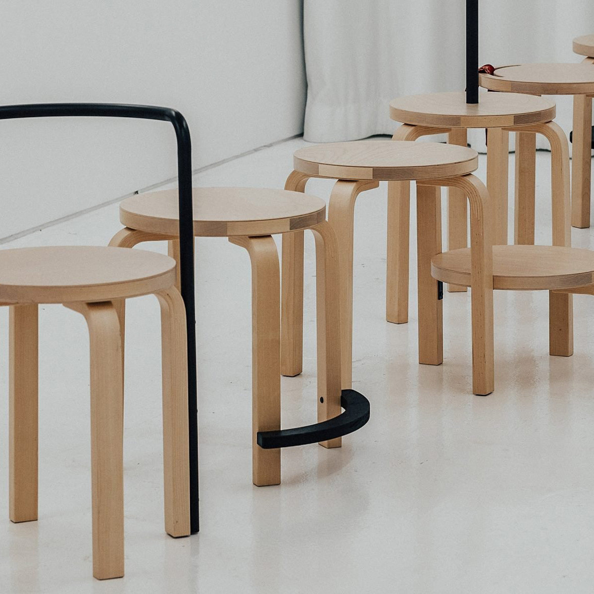 Stool 60 | Made by Artek – Luminaire
