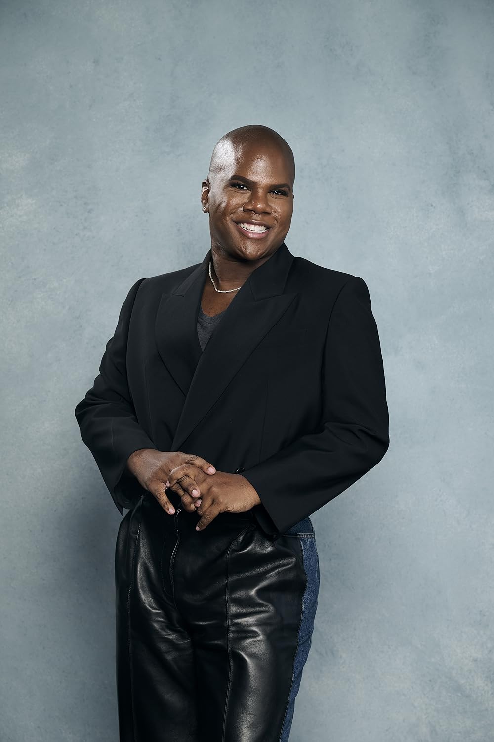 Miss Lawrence - IMDb