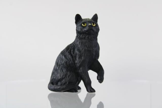Amazon.com: Shorthair Black Cat Figurine : Home & Kitchen