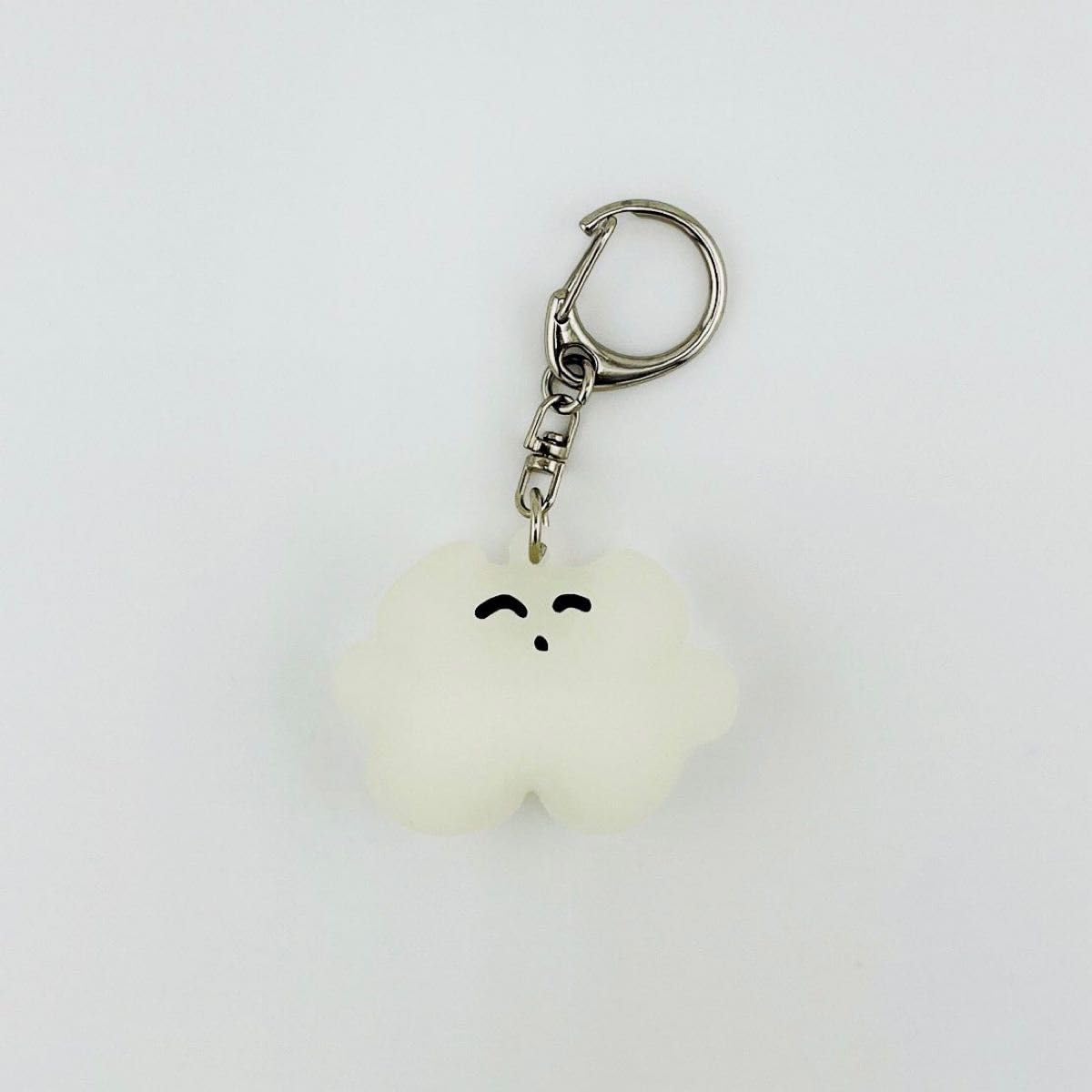 Amazon.co.jp: カネコアヤノ ねこ蓄光キーホルダー : おもちゃ