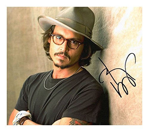 Amazon｜フォト ジョニー・デップ サイン入り サイン入り 8 x 10