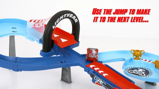 Amazon.com: Mattel Disney and Pixar Cars Playset with 2 Toy Cars