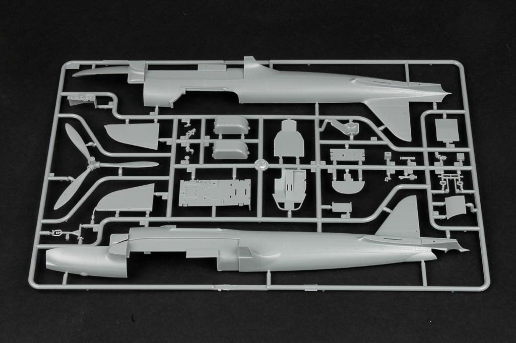 Amazon | ホビーボス 1/32 エアクラフトシリーズ IL-2 シュトゥルモ