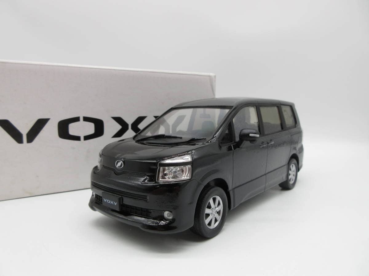 Amazon | 1/24 トヨタ ヴォクシー VOXY 70系 前期 非売品 カラー