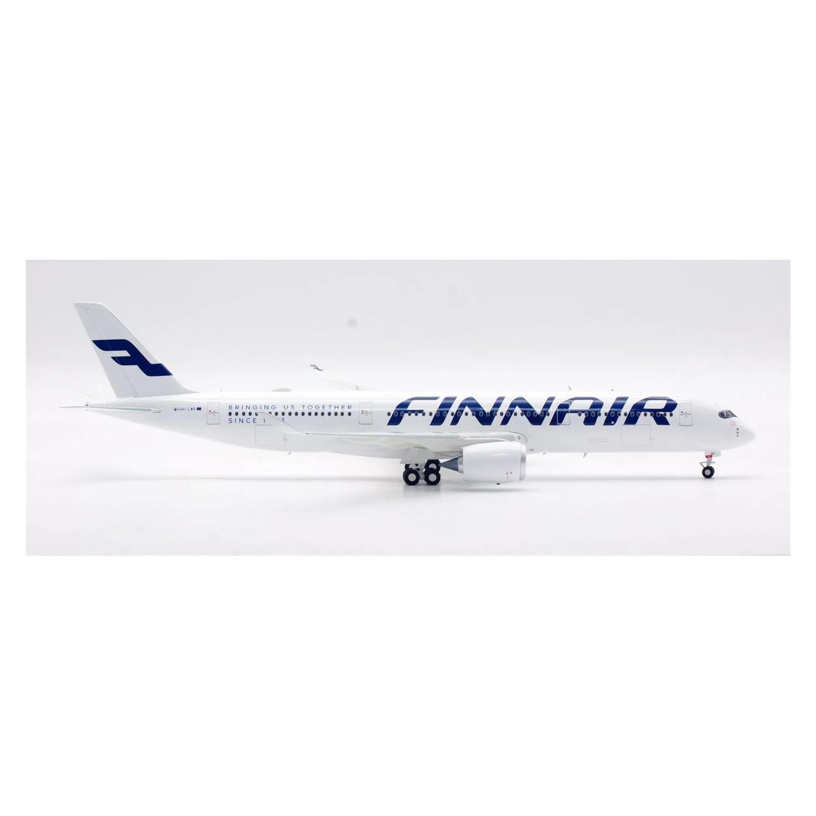 Amazon.co.jp: ダイキャストプレーン 1:200 フィンエアー A350-900