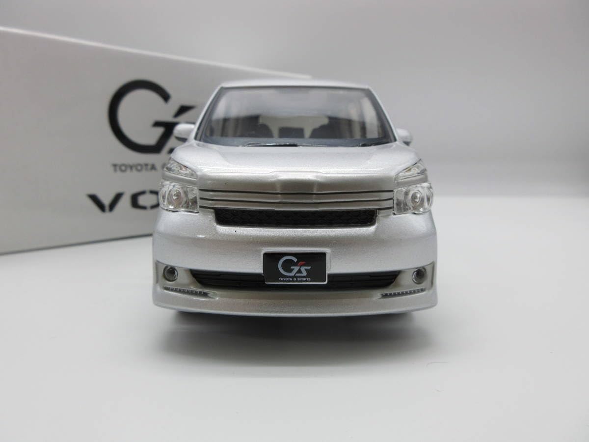 Amazon.co.jp: 124 トヨタ ヴォクシー VOXY Gs 70系 後期 カラー