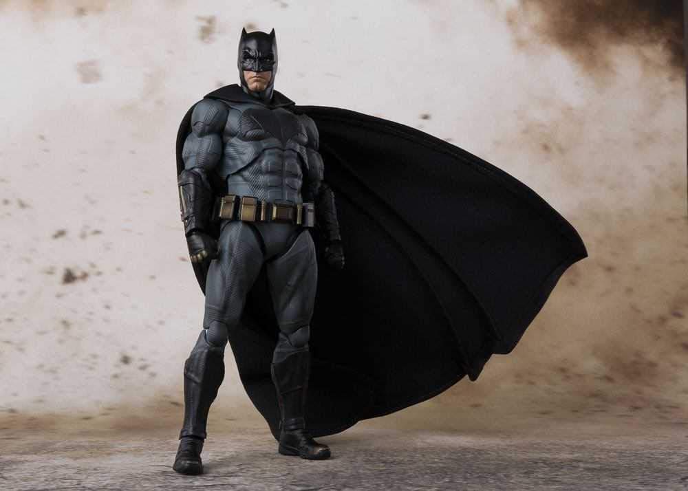 Amazon.co.jp: TAMASHII NATIONS S.H.フィギュアーツ バットマン