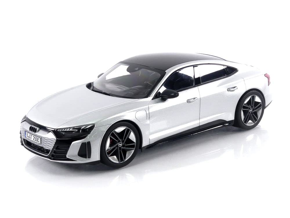 Amazon.co.jp: ノレブ 1/18 アウディ RS e-tron GT 2021 シルバー 完成