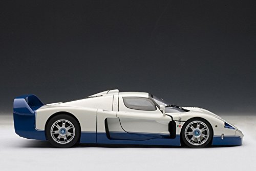 Amazon | AUTOart 1/18 マセラティ MC12 (パールホワイト/ブルー) 完成