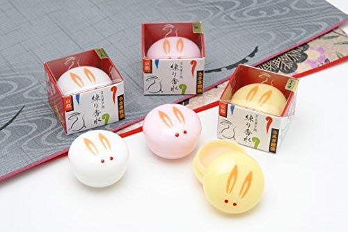 Amazon.co.jp: 舞妓さんの練り香水「うさぎ饅頭」 三個セット 金木犀