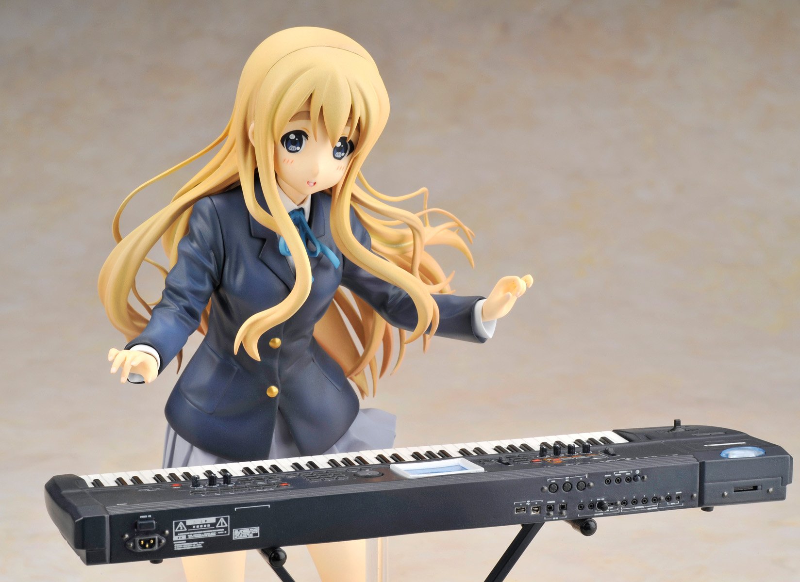 Amazon.co.jp: けいおん! 琴吹紬 (1/8 PVC塗装済み完成品) : ホビー