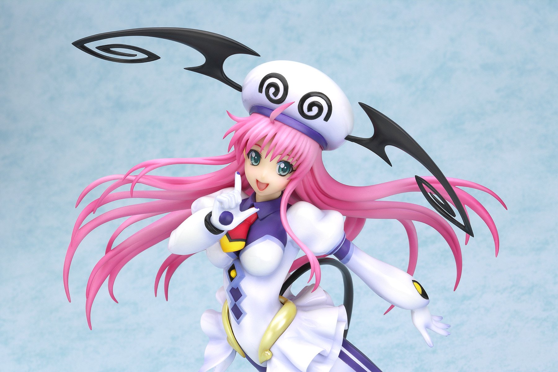 Amazon.co.jp: ToLOVEる ララ・サタリン・デビルーク (1/8スケールPVC