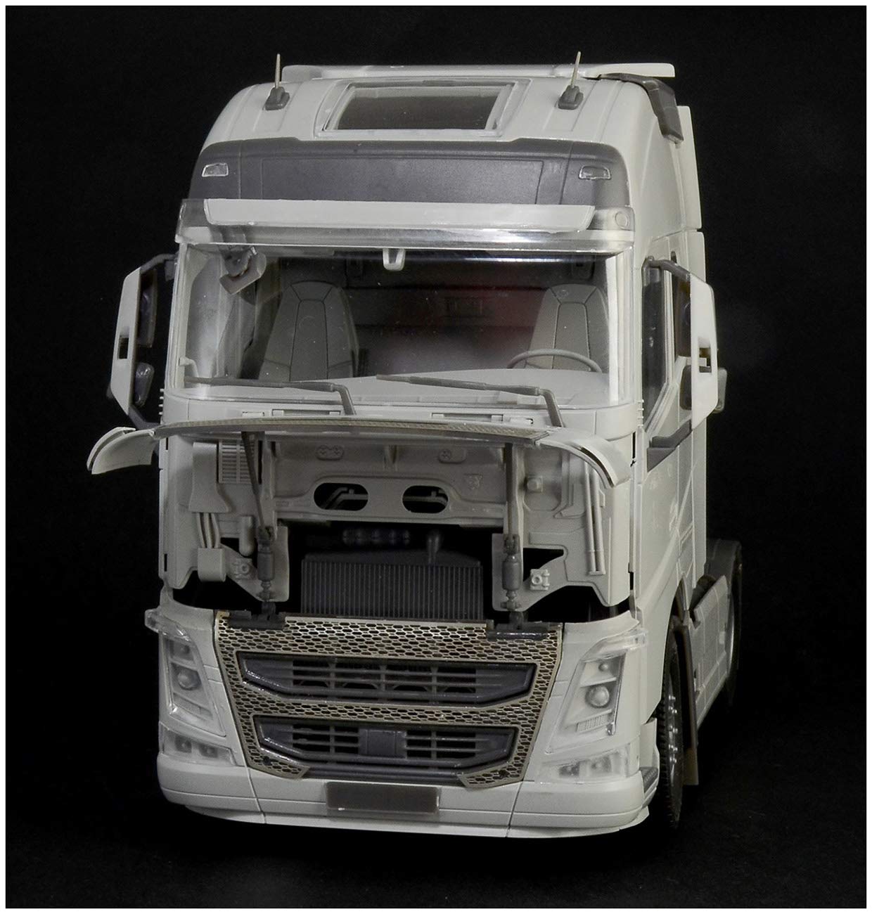 Amazon | イタレリ(ITALERI) 1/24 ボルボ FH4 グローブトロッター X L