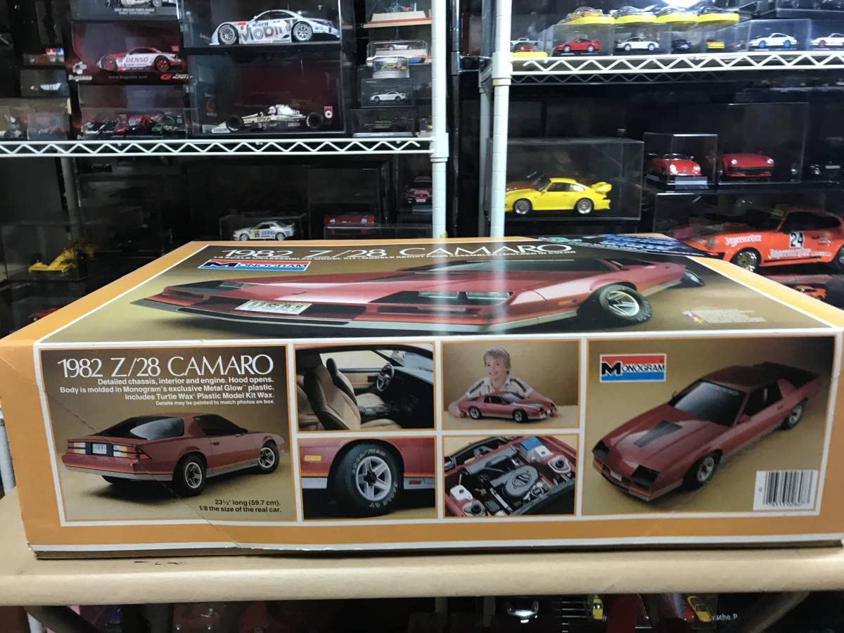 Amazon.co.jp: 1/8 モノグラム MONOGRAM カマロ '82 Z/28 赤メタ