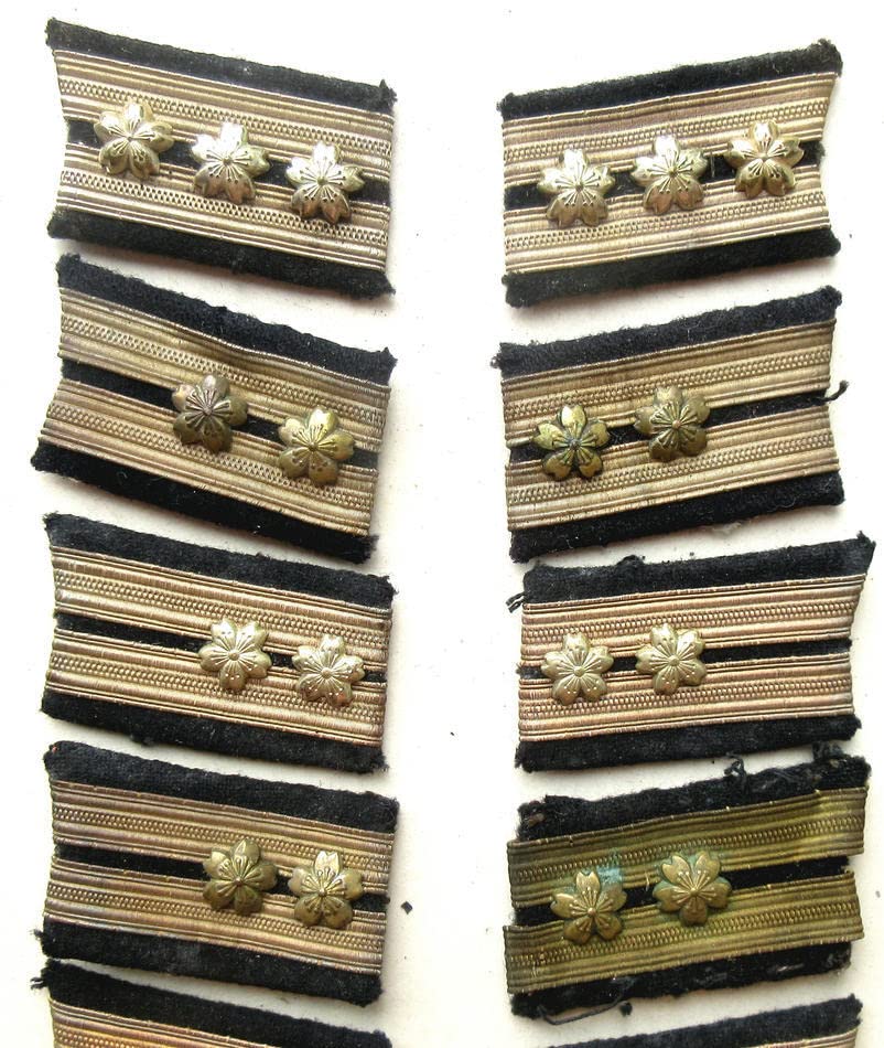 Amazon.co.jp: 旧日本軍 海軍 大佐～大尉 襟章セット 階級章 : おもちゃ