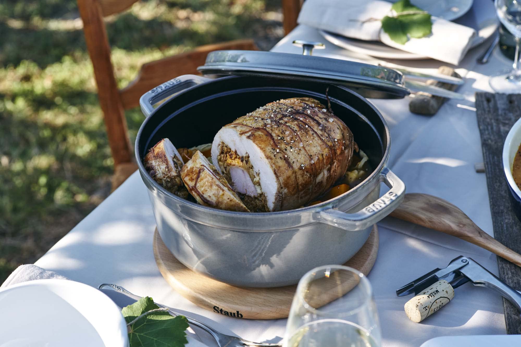Amazon.com: Staub Cast Iron 9-qt Round Cocotte - Graphite Grey