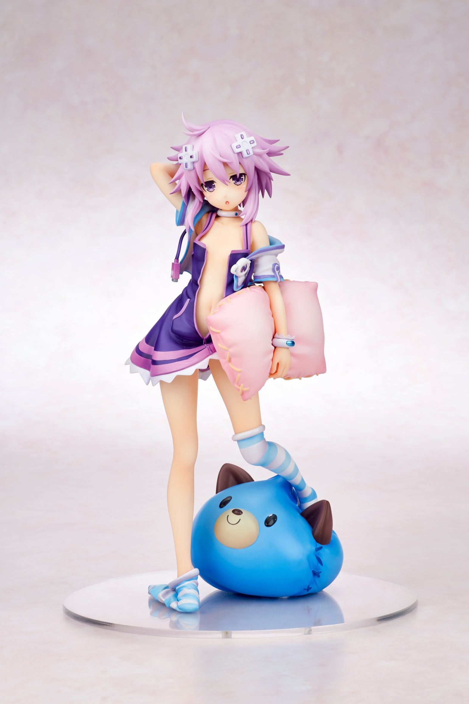 Amazon | 超次元ゲイム ネプテューヌ ネプテューヌ 1/8スケール PVC