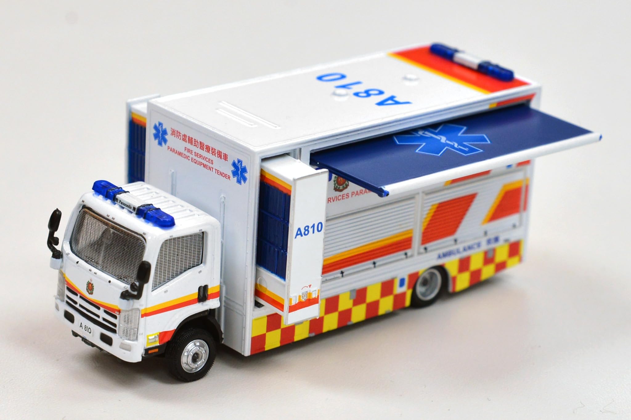 Amazon | Tiny City 1/76 いすゞ No.73 Nシリーズ 香港消防局 救急医療