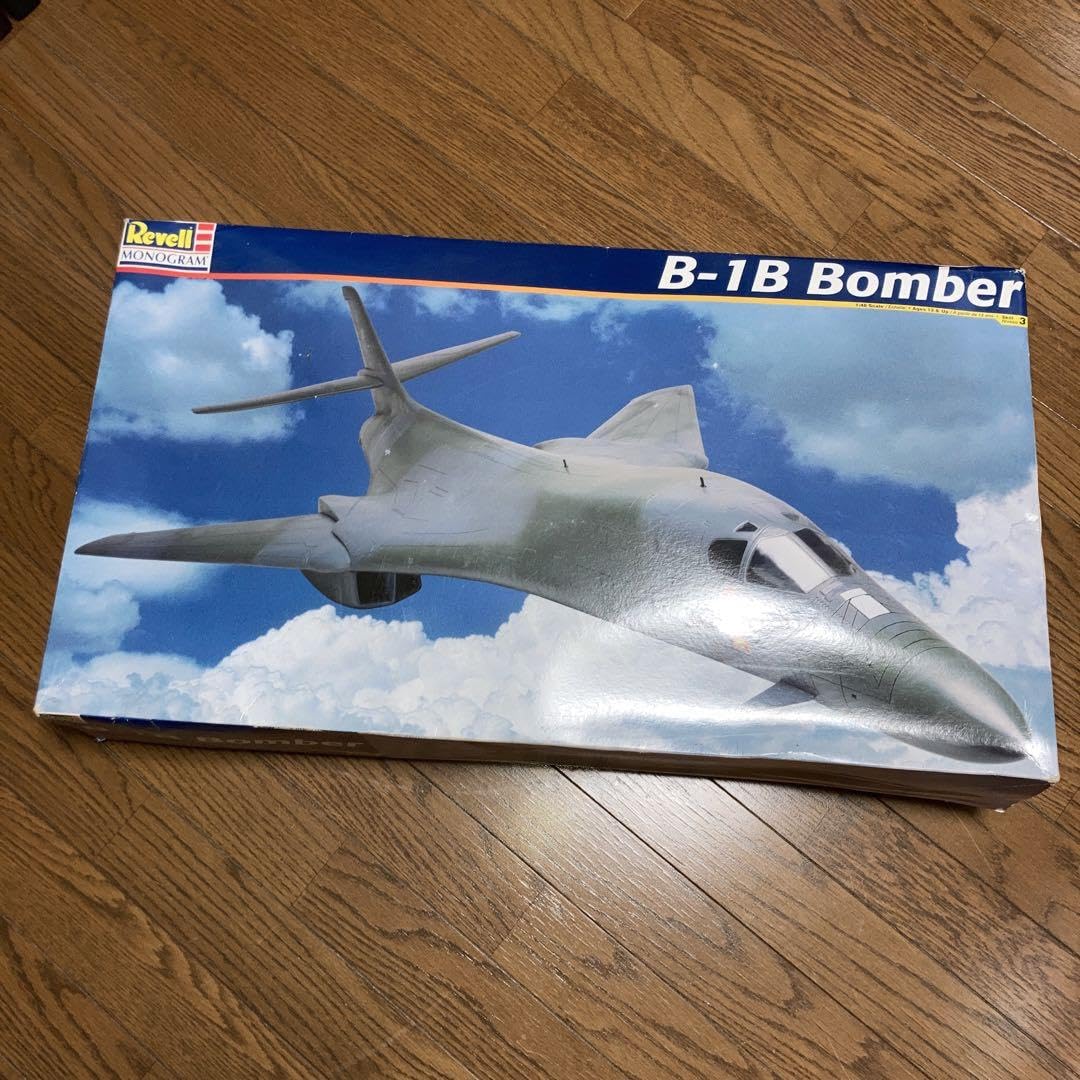 Amazon.co.jp: 148 Revell B-1B Bomber レベルモノグラム : ホビー