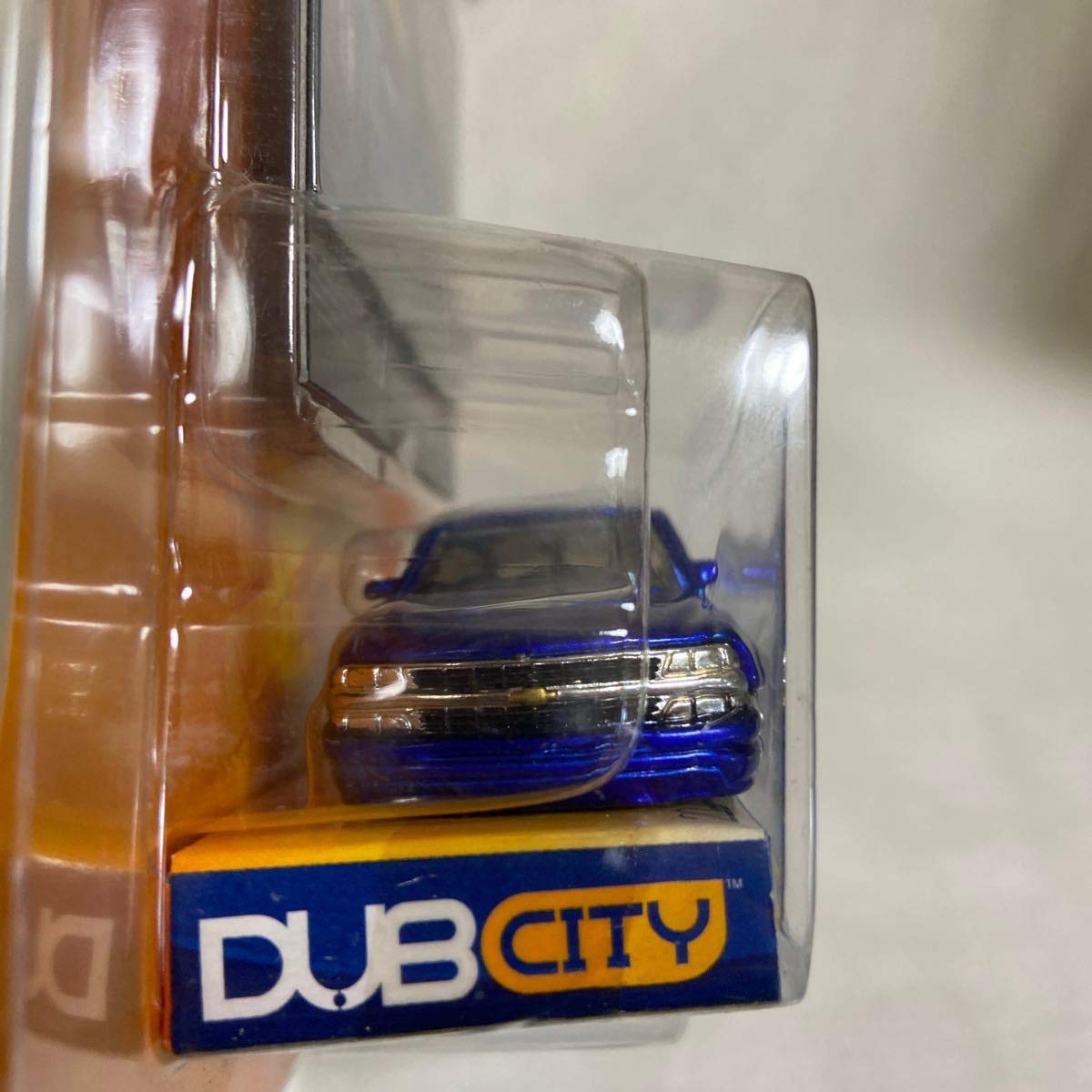 Amazon | 未開封 Jada toys 1/64 2000 CHEVY SUBURBAN ブルー シェビー