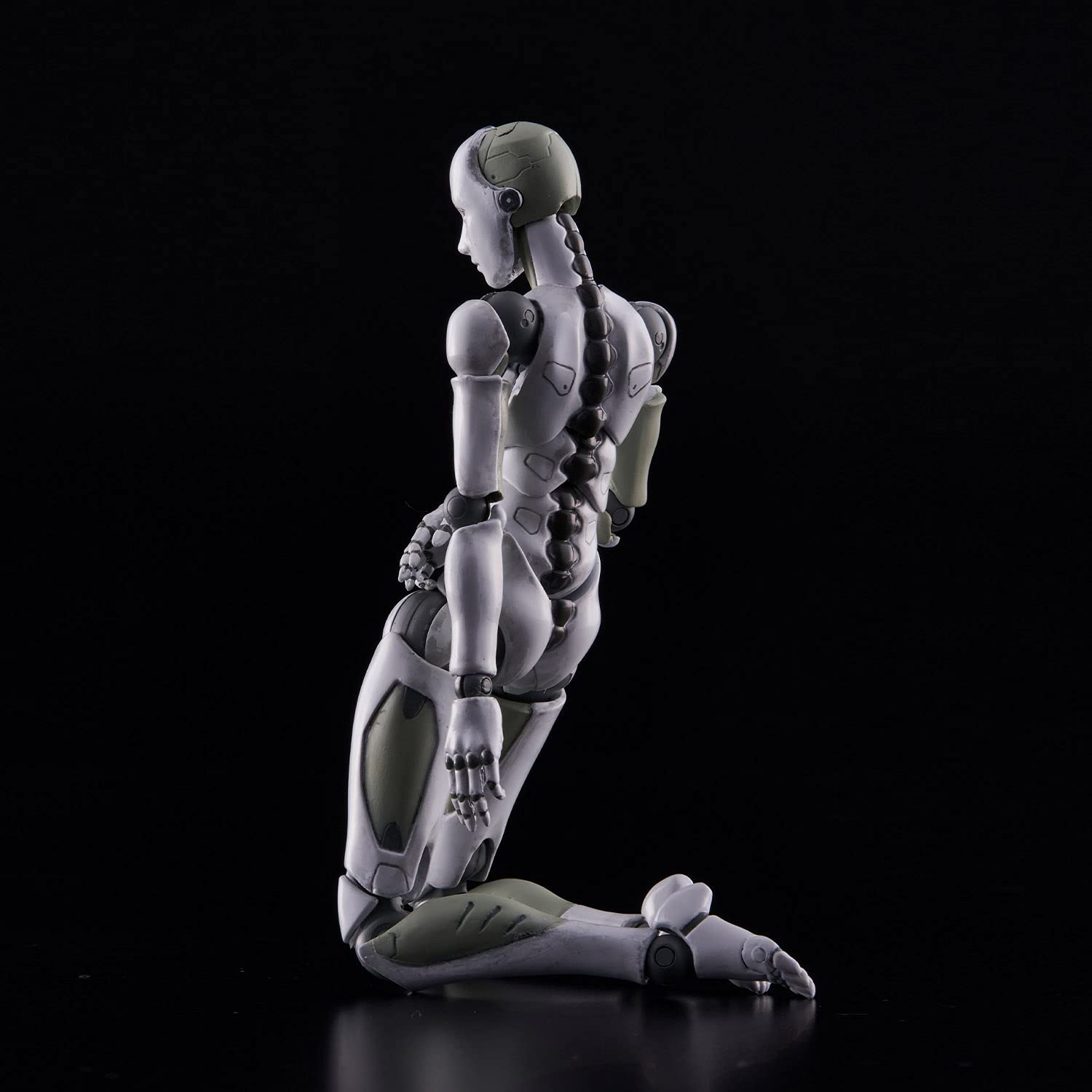 Amazon.co.jp: テスト(Test) 1/12 東亜重工製 合成人間（女型） 三次