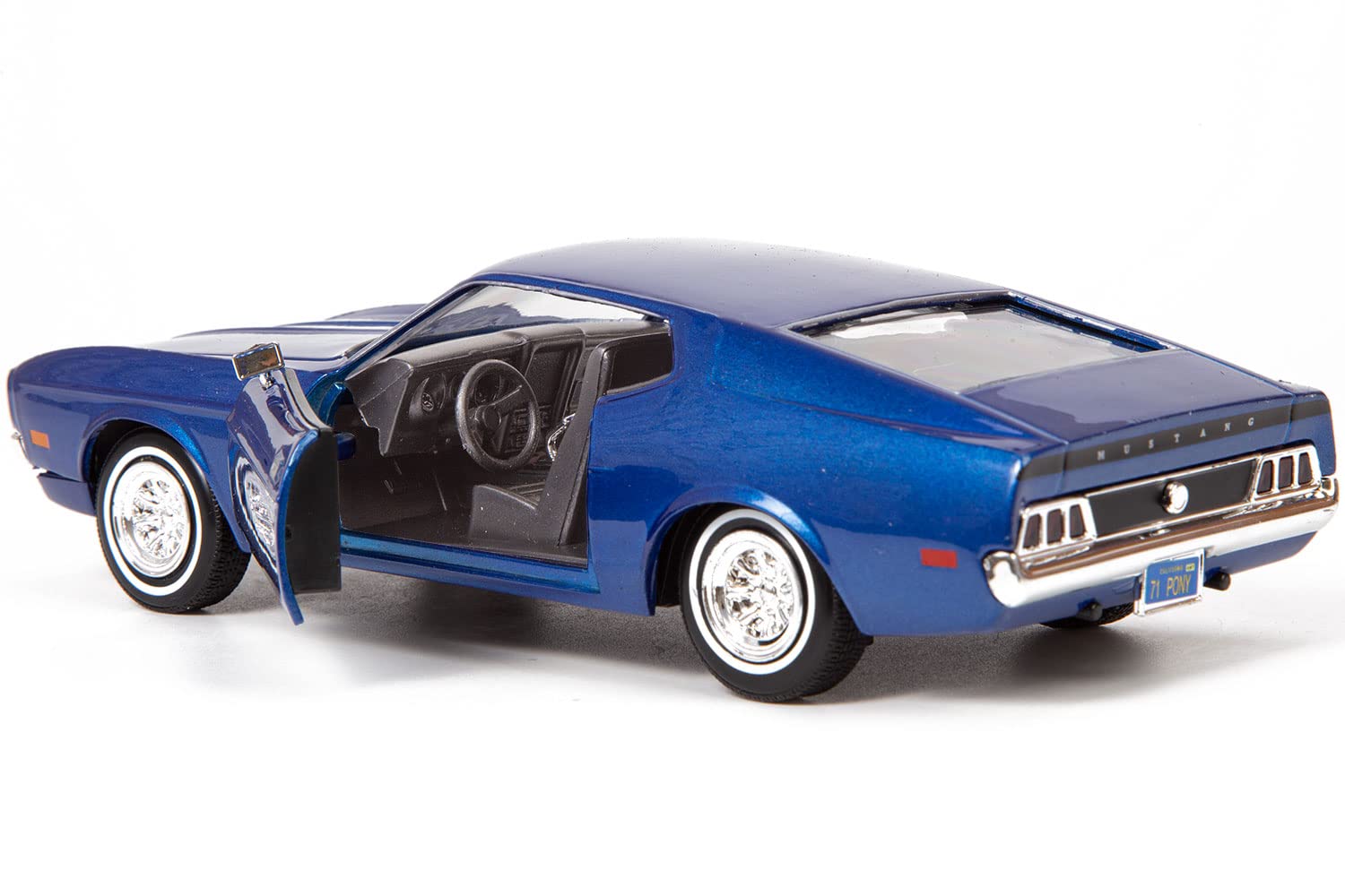 Amazon.com: Motormax 1:24 1971 Ford Mustang SportsRoof : Toys & Games