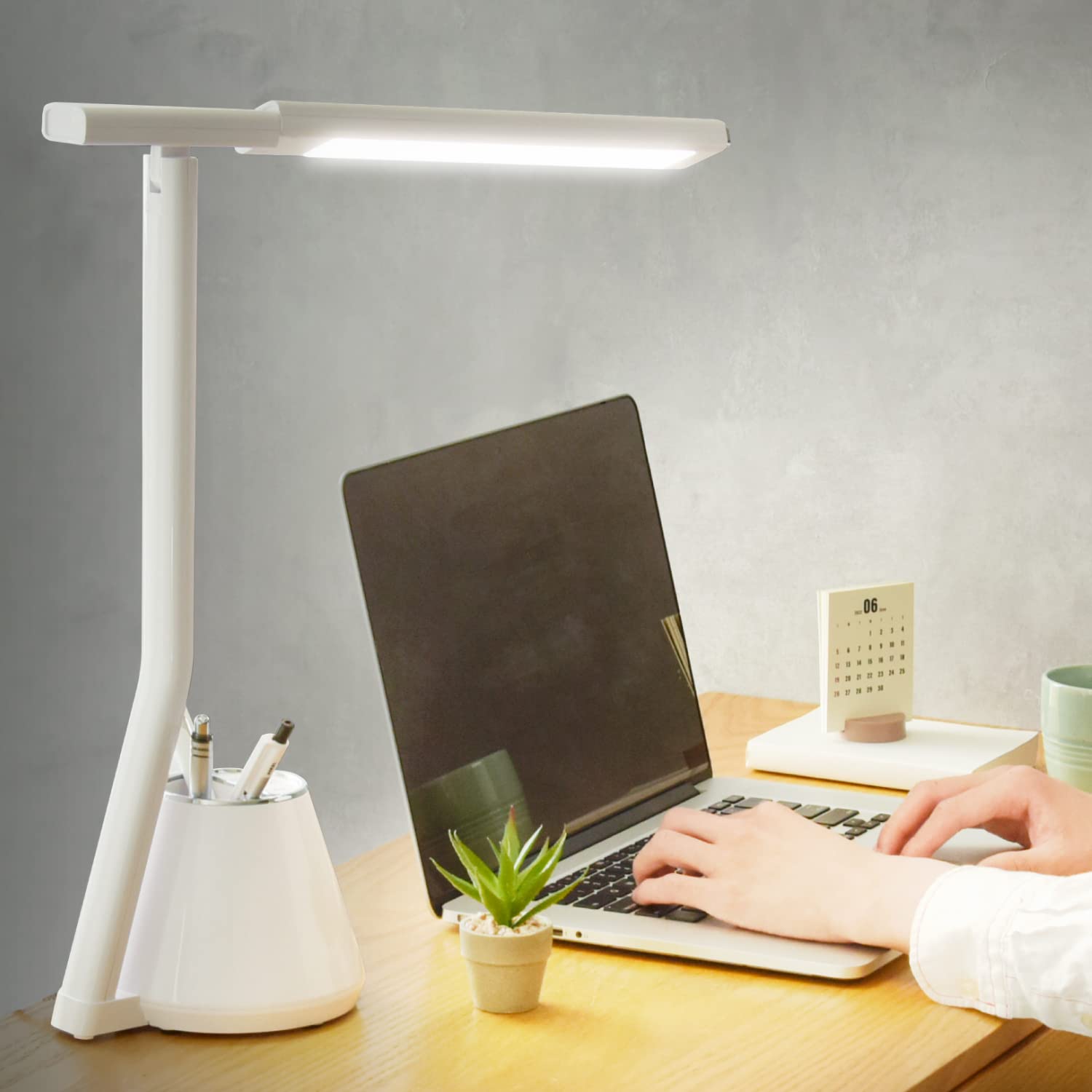 Amazon.co.jp: wasser 86 LED 卓上ライト ペン立て付き 目に優しい 調