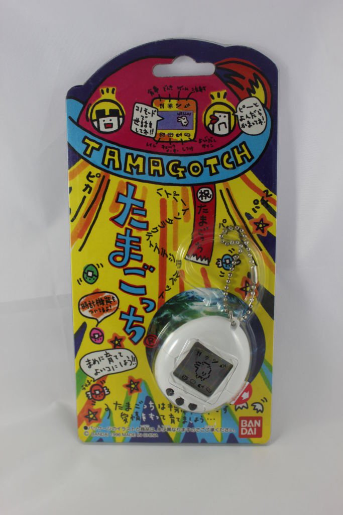 Amazon.co.jp: 初代 たまごっち（ホワイト） BANDAI1996 : おもちゃ
