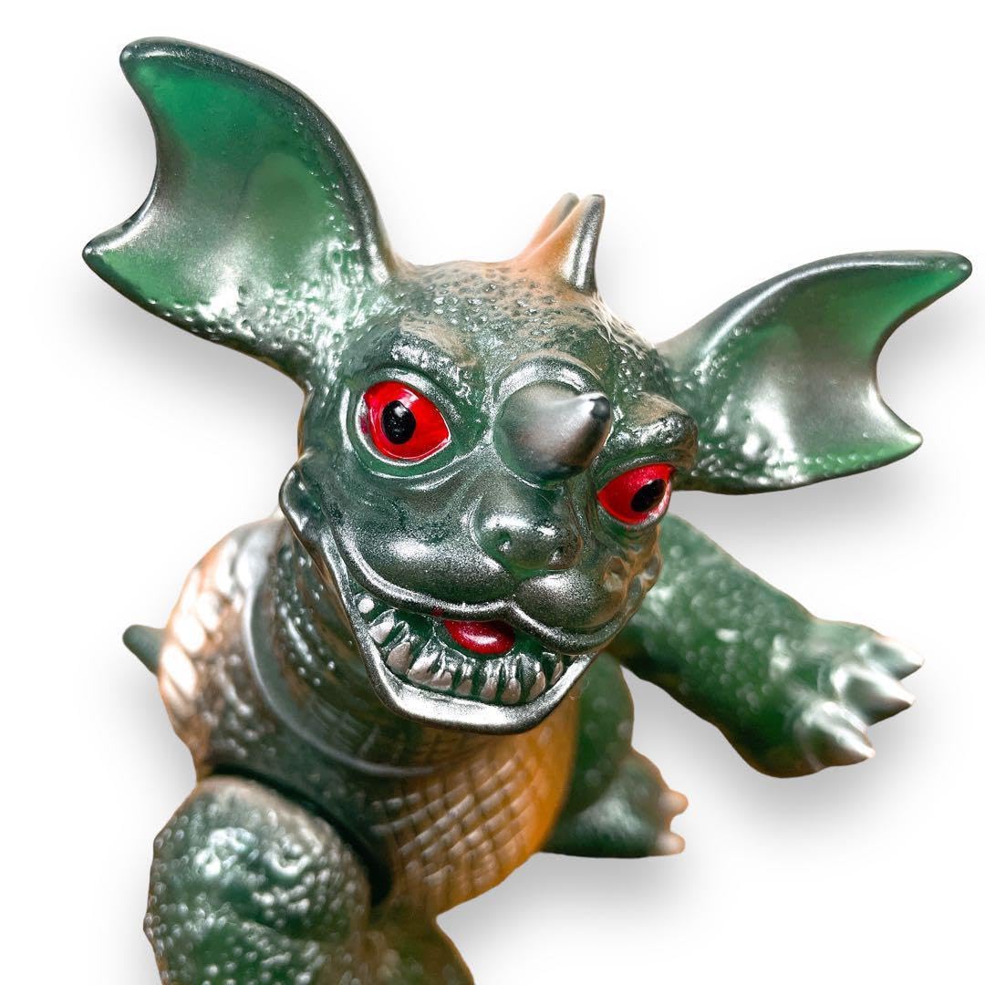 Amazon.co.jp: 当時 怪獣 マルサン 赤目 バラゴン ソフビ : おもちゃ