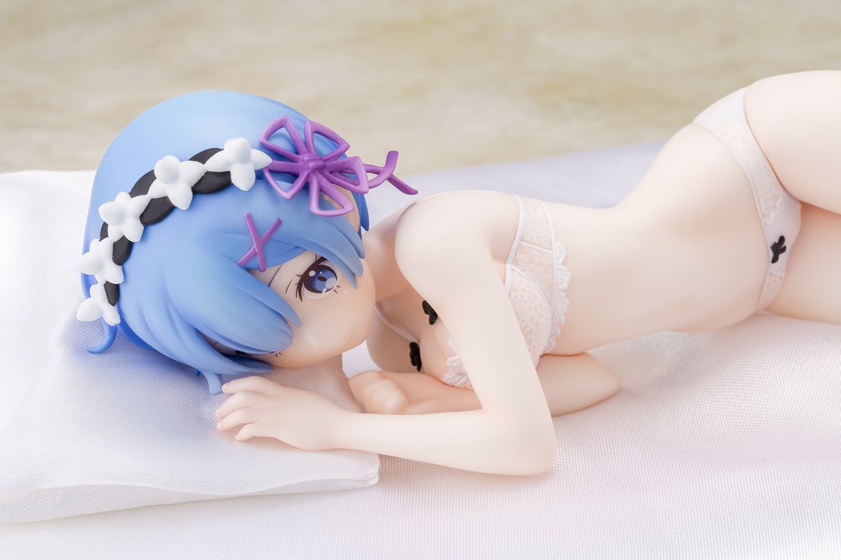 Amazon | Re:ゼロから始める異世界生活 レム添い寝Ver. 1/7スケール