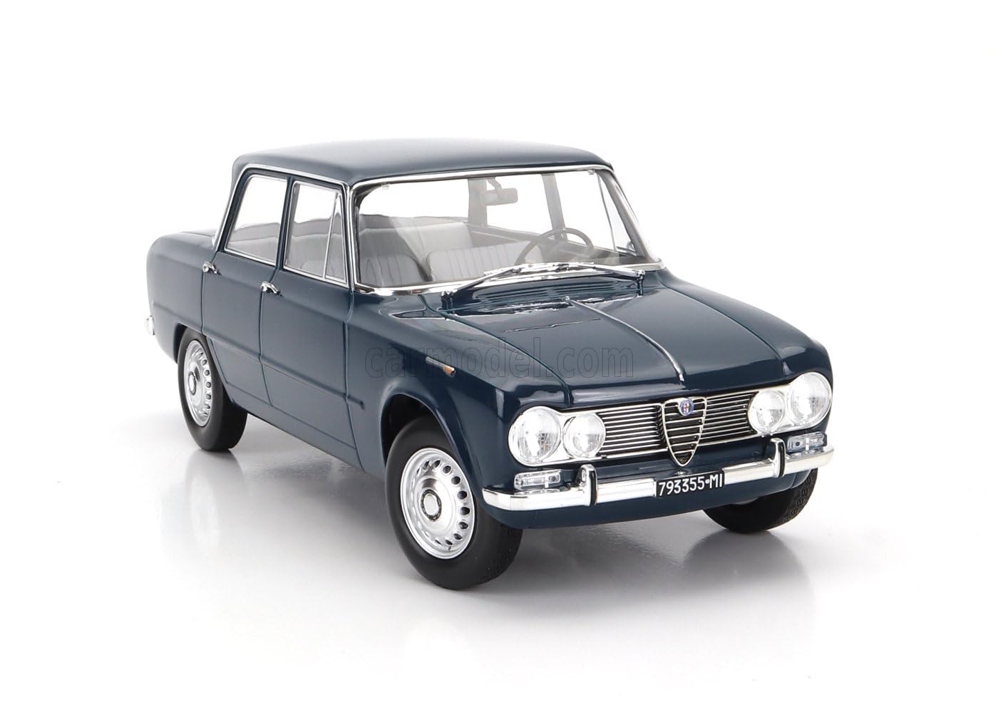 Amazon.co.jp: ミニカー 1/18 アルファロメオ ジュリア Ti ノレブ