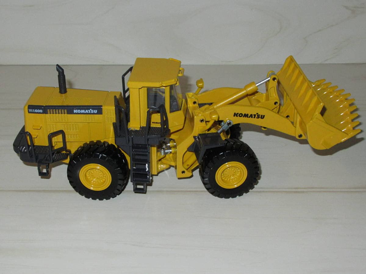 Amazon.co.jp: 絶版☆コマツ KOMATSU 建機ダイキャストモデル WA600‐3