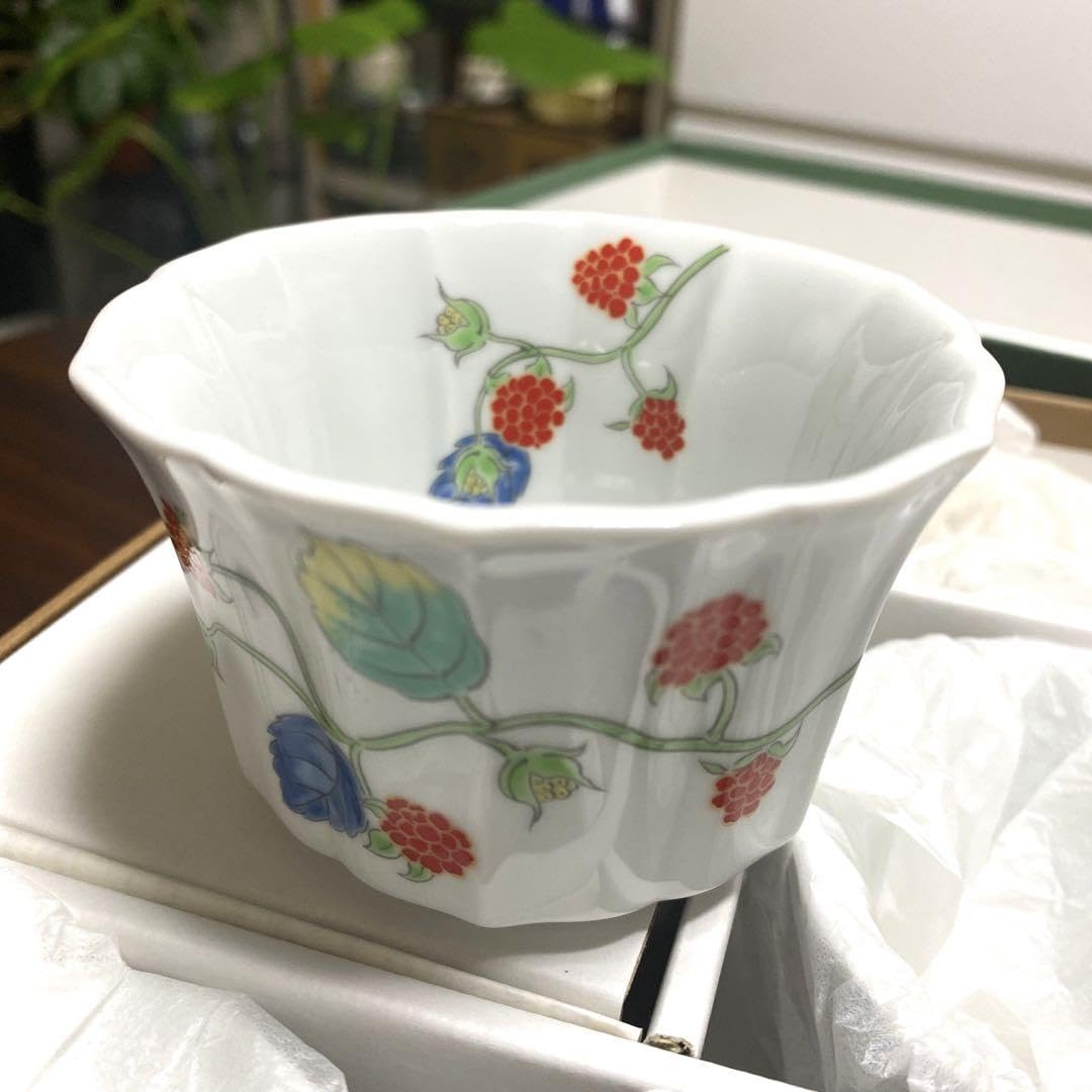 Amazon.co.jp: 深川製磁 宮内庁御用達 小鉢5客 花型小付揃 野いちご