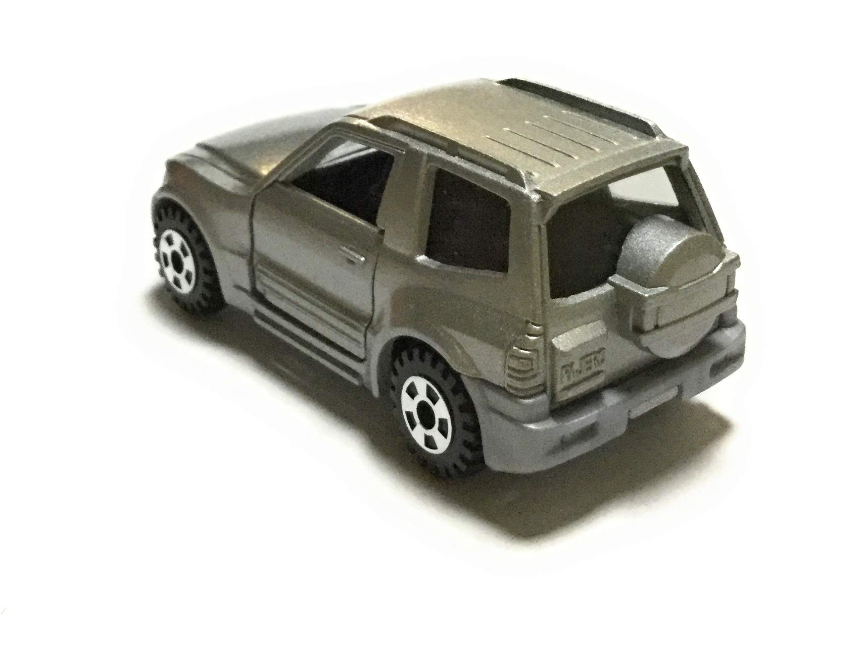 Amazon | トミカ 三菱 パジェロ 030 | ミニカー・ダイキャストカー