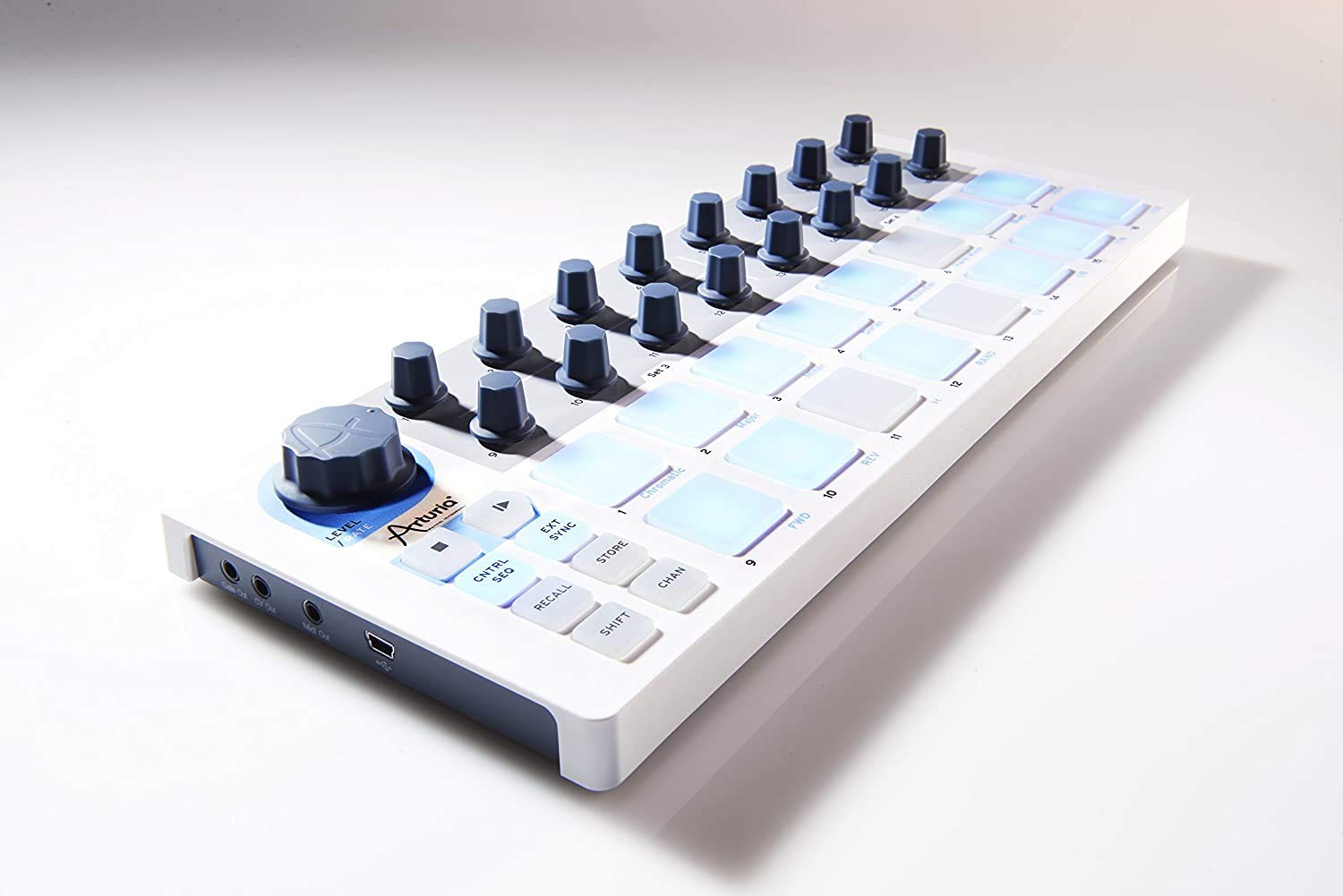 Amazon.com: Arturia BeatStep Pad Controller and CV/Gate Sequencer