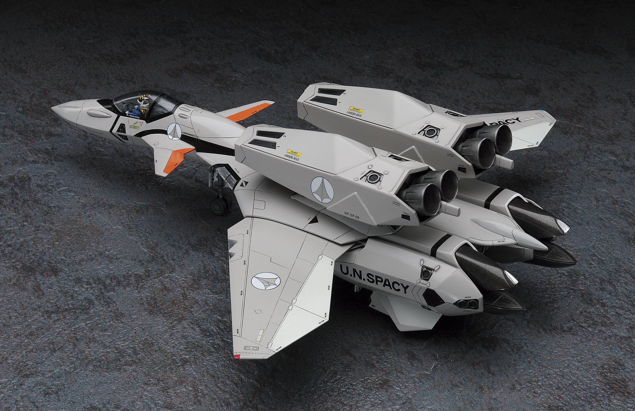 Amazon.com: Hasegawa Macross Plus VF-11B Super Thunderbolt 1/72
