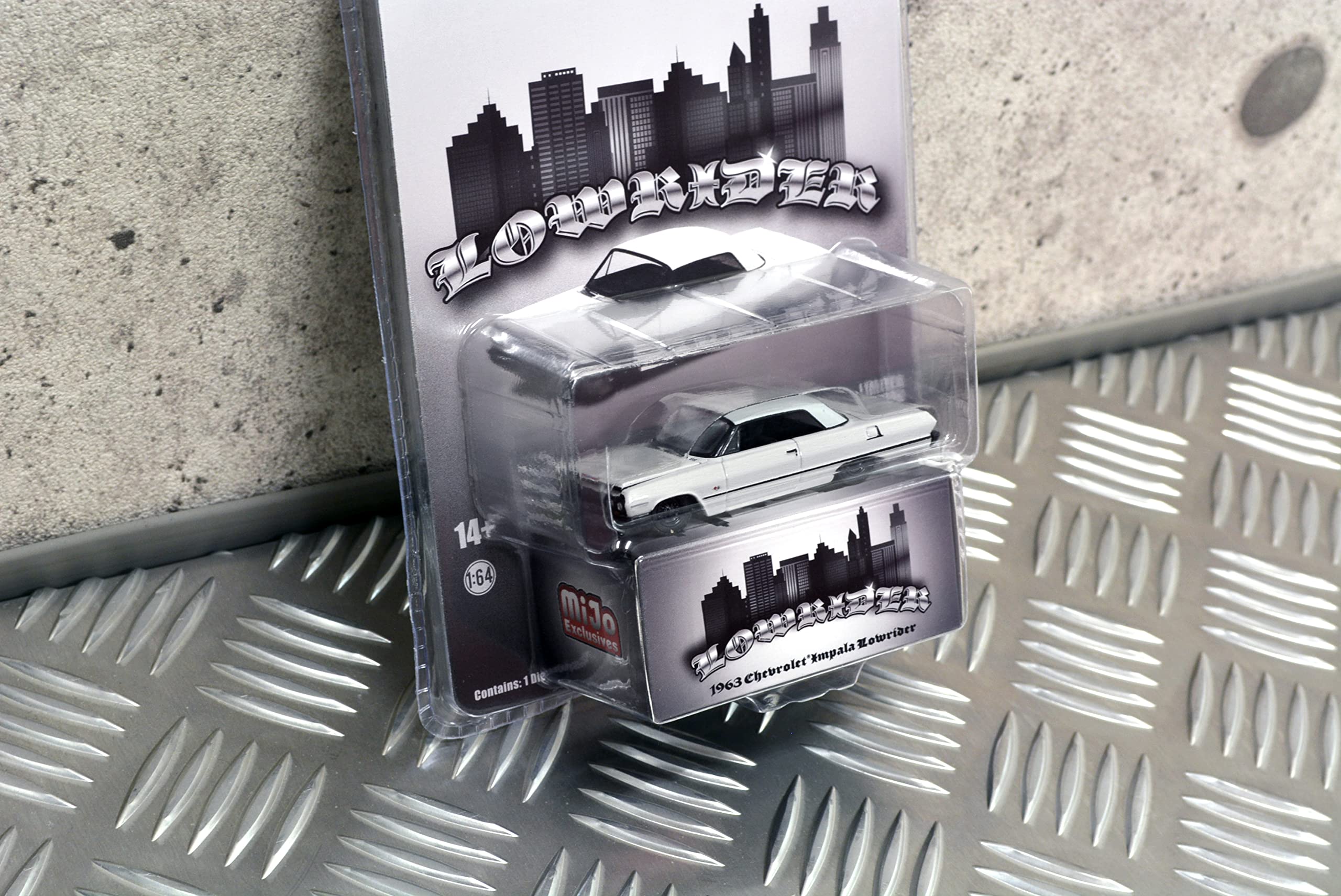 Amazon.com: 1:64 Greenlight MIJO Lowriders 1963 Chevy Impala ss GY