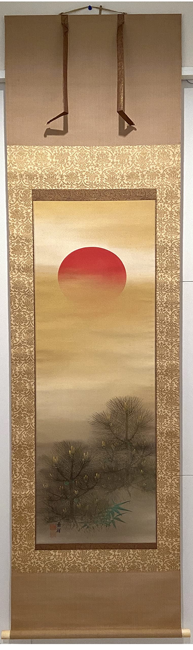 Amazon.co.jp: 【掛け軸】今尾景祥「瑞日雅松図」日本画 岩彩 絹本 共