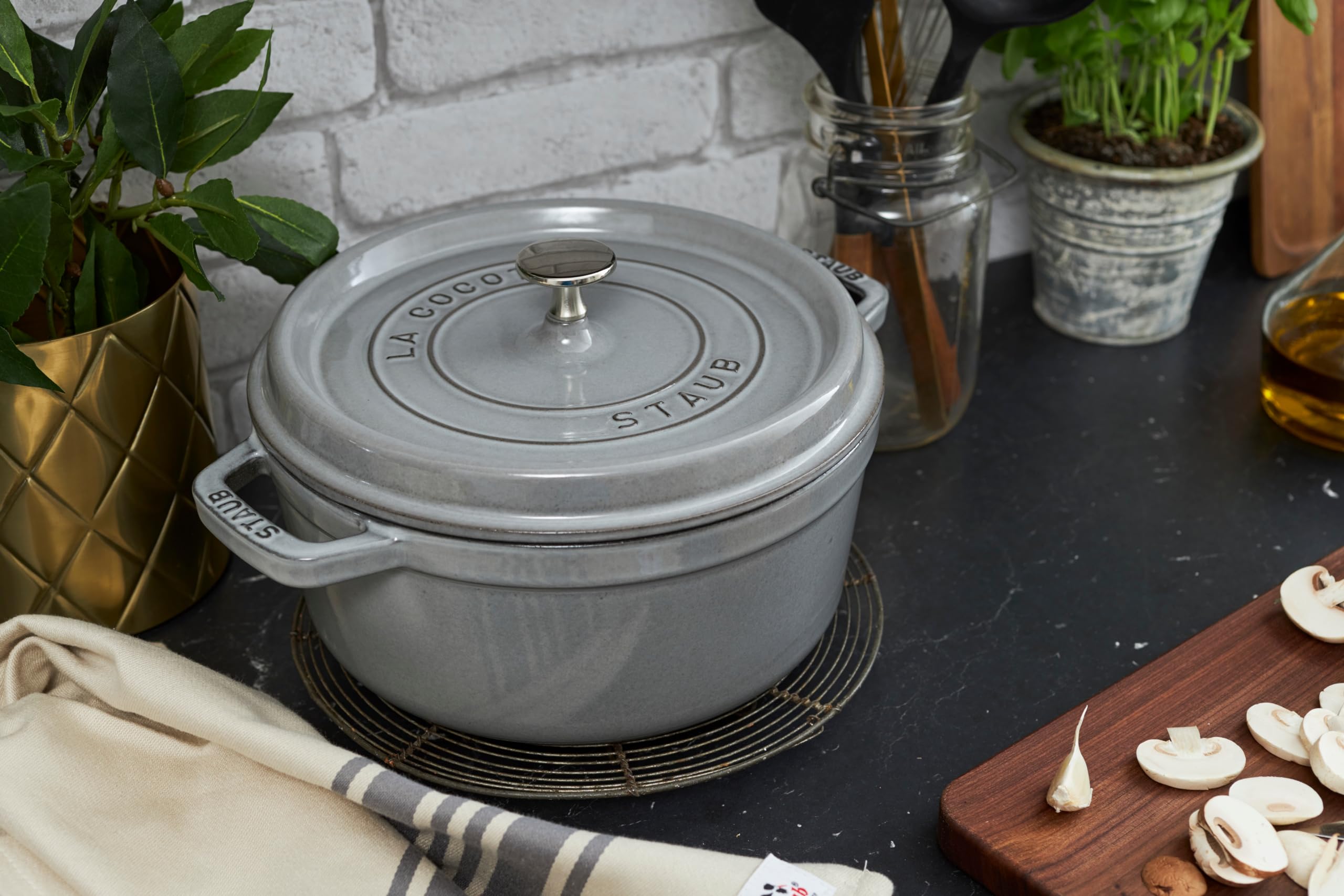 Amazon.com: STAUB 40509-307-0 Cocotte Round 22cm Graphite grey