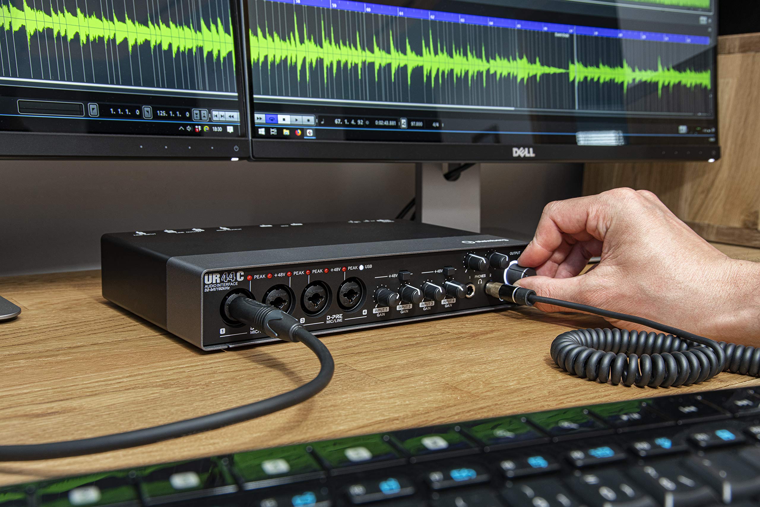 Amazon.com: Steinberg UR44C 6x4 USB 3.0 Audio Interface with