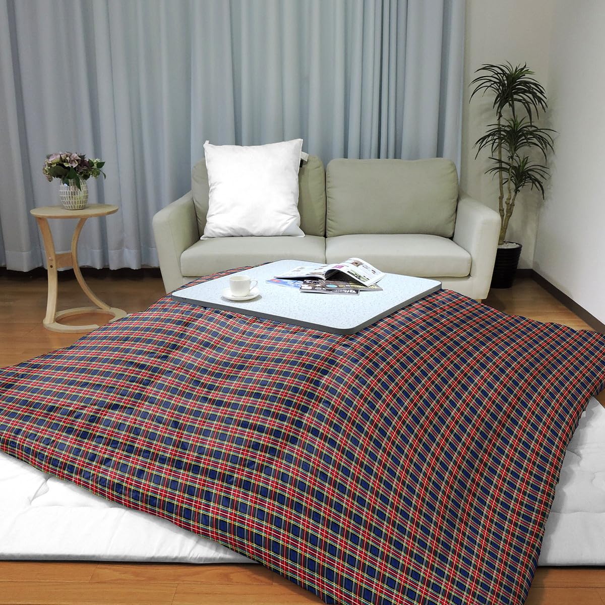 Amazon｜こたつ掛け布団 長方形 タータンチェック青 185×235cm 防ダニ
