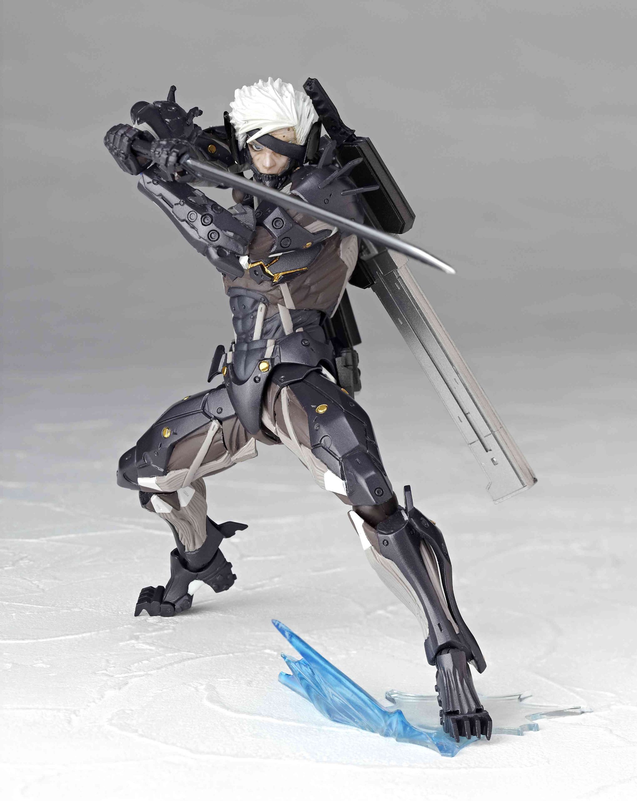 Amazon.co.jp: リボルテックヤマグチNo.140 雷電 [並行輸入品] : ホビー