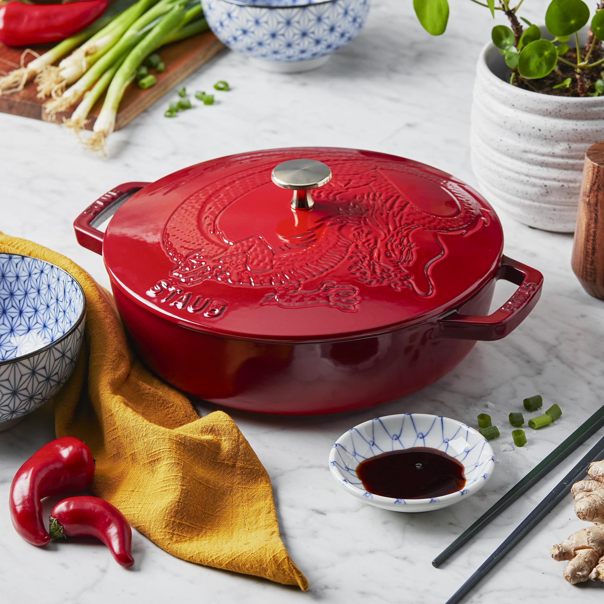 Amazon.co.jp: STAUB 鋳鉄製ブレイザー/ソテー2.5クォート ソテーパン