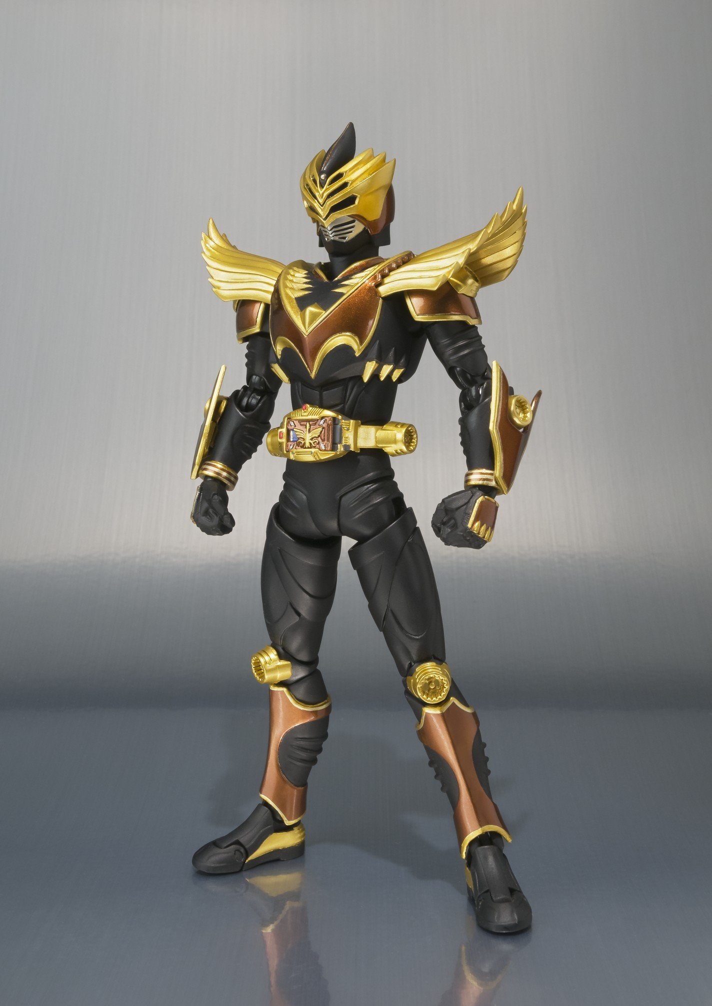 Amazon.co.jp: S.H.Figuarts 仮面ライダーオーディン&ゴルト